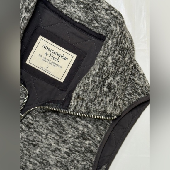 Abercrombie & Fitch Womens Soft Shell Fleece Quilted Grey Zip Up Vest Coat Sz S - Picture 5 of 9